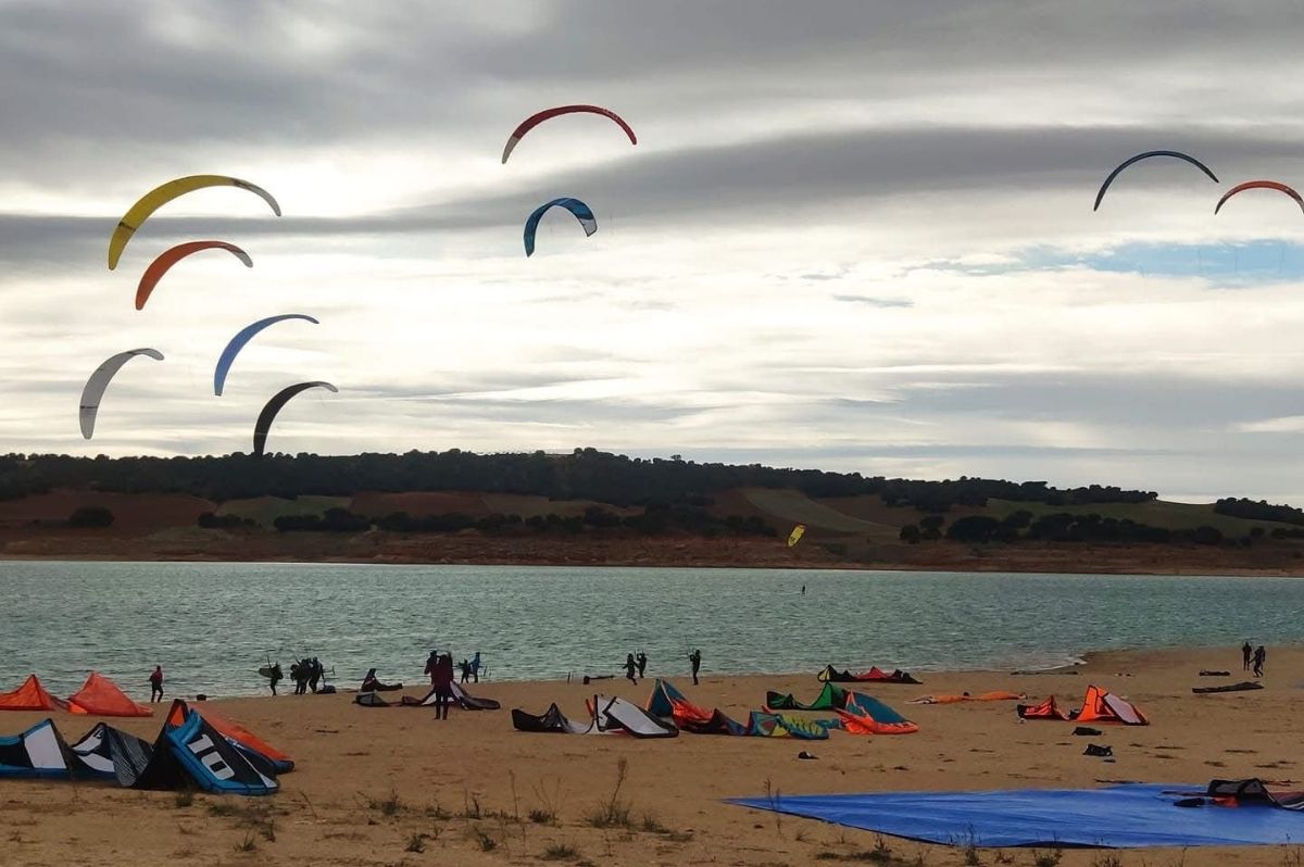 embalse de Alarcón playa manchamar